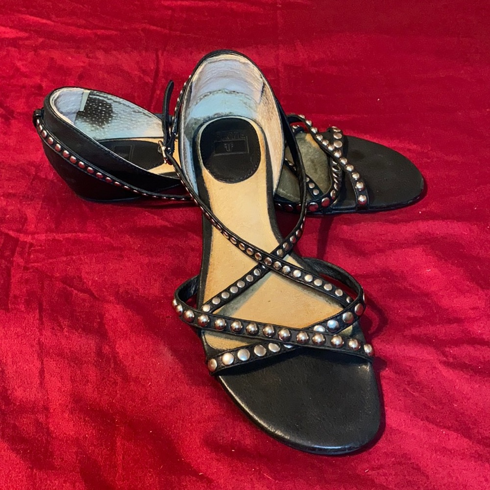 Stunning Frye Margot Black Leather studded sandals